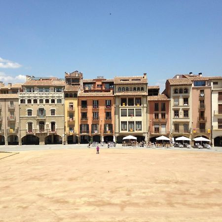 Apartaments Vicus 2 Con Vistas A La Plaza Mayor De Вик Екстериор снимка