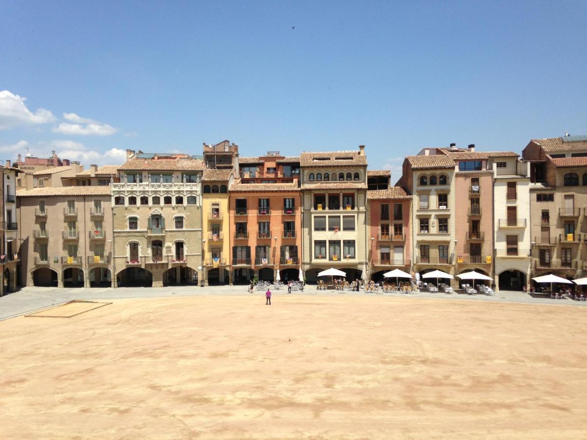 Apartaments Vicus 2 Con Vistas A La Plaza Mayor De Вик Екстериор снимка