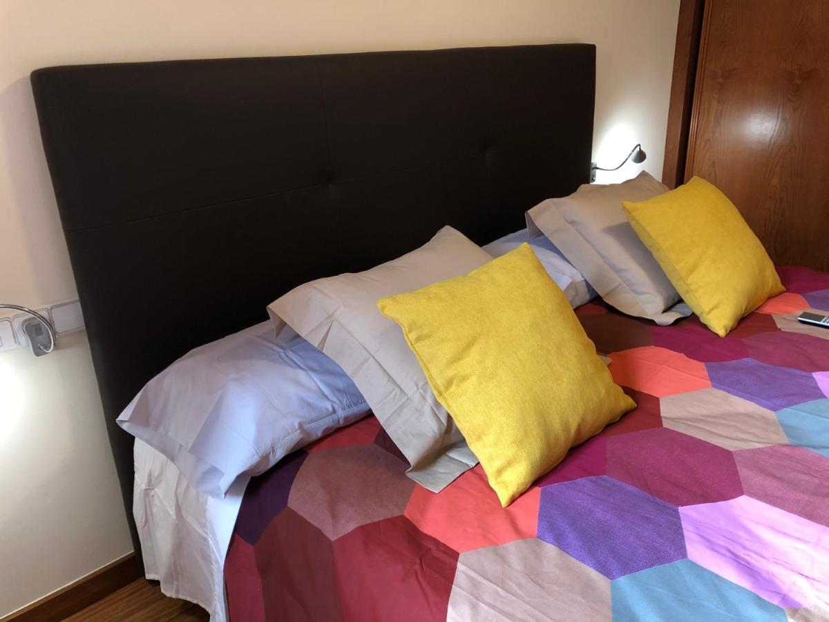 Apartaments Vicus 2 Con Vistas A La Plaza Mayor De Вик Екстериор снимка
