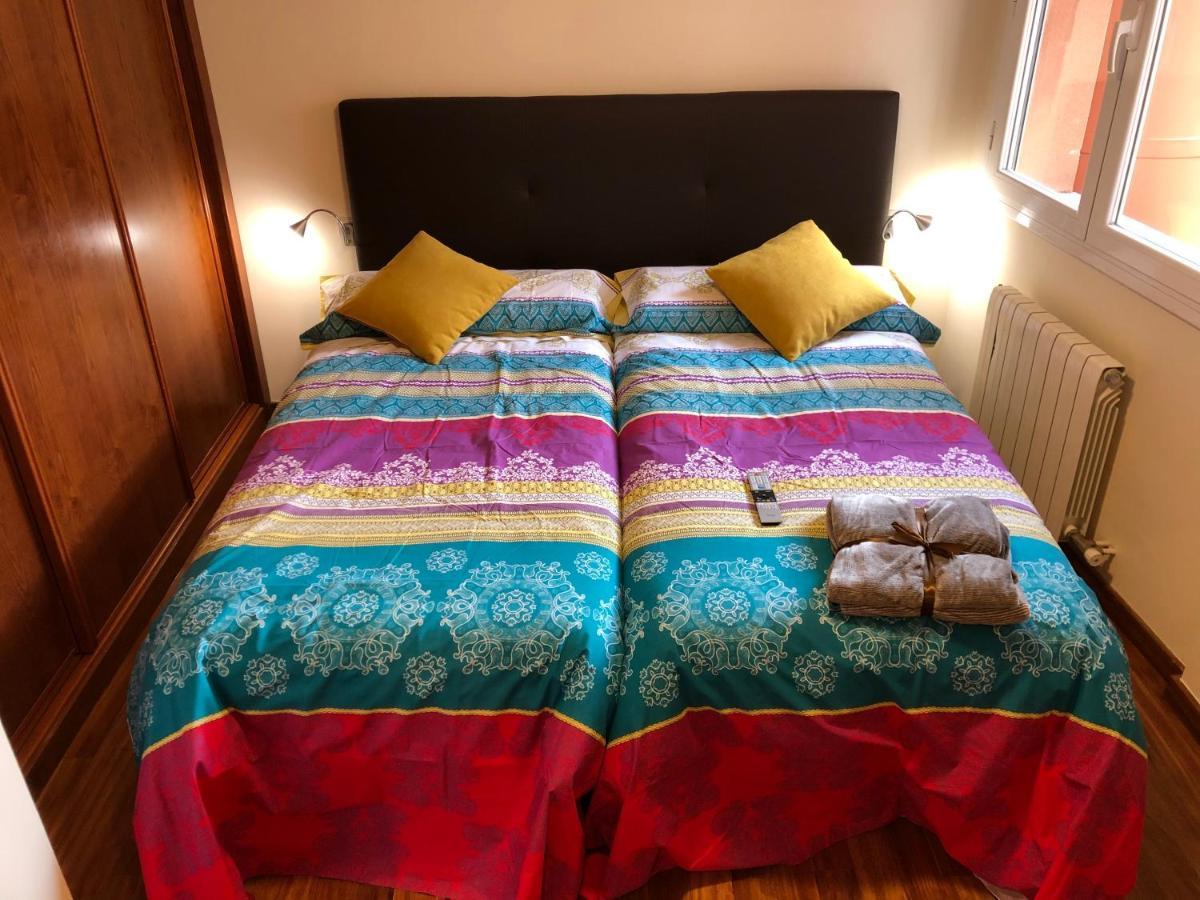 Apartaments Vicus 2 Con Vistas A La Plaza Mayor De Вик Екстериор снимка