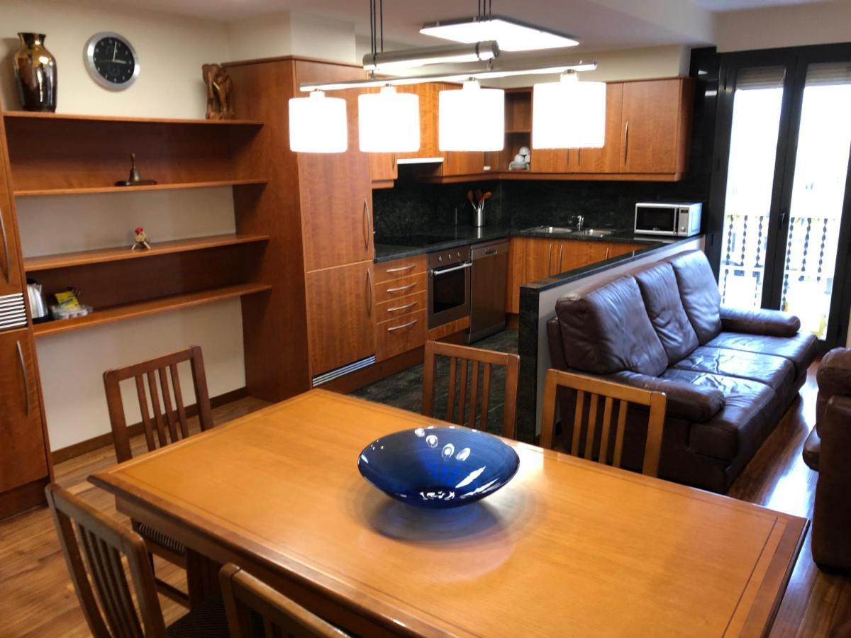 Apartaments Vicus 2 Con Vistas A La Plaza Mayor De Вик Екстериор снимка