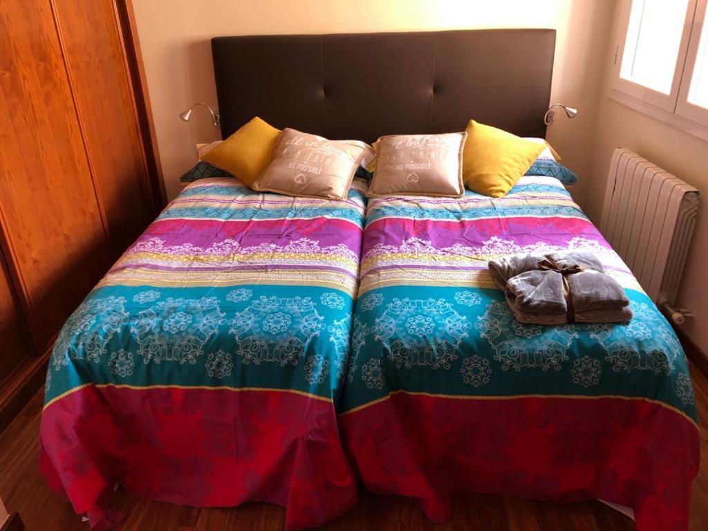 Apartaments Vicus 2 Con Vistas A La Plaza Mayor De Вик Екстериор снимка